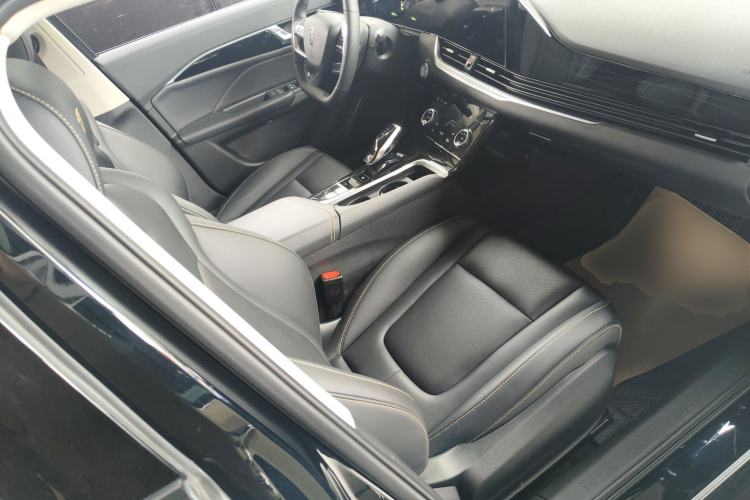 Used Bestune B70 2023 3rd Generation 1.5T Automatic Enjoyment Version 70th Anniversary Edition Right Front Seat