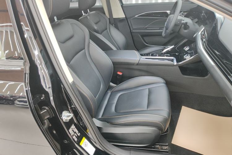 Used Bestune B70 2023 Third Generation 1.5T Automatic Enjoyment Version Right Front Seat