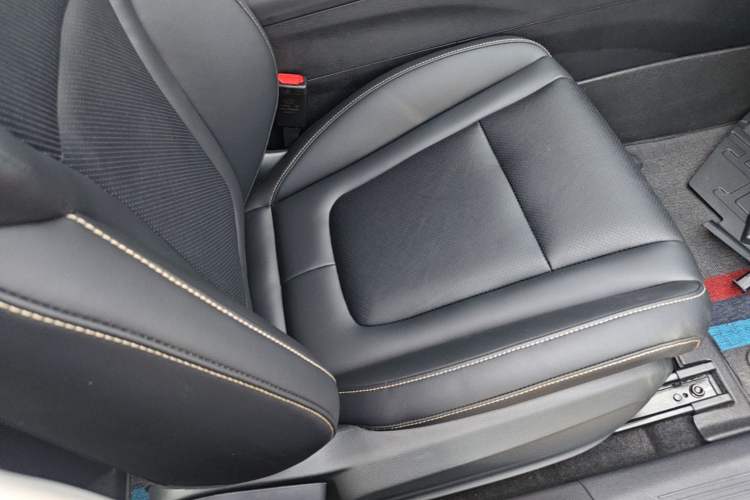 Used Bestune B70 2023 Third Generation 1.5T Automatic Enjoyment Version 70th Anniversary Edition Right Front Seat