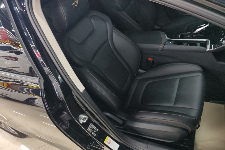 Used Bestune B70 2023 Third Generation 1.5T Automatic Enjoyment Version Right Front Seat