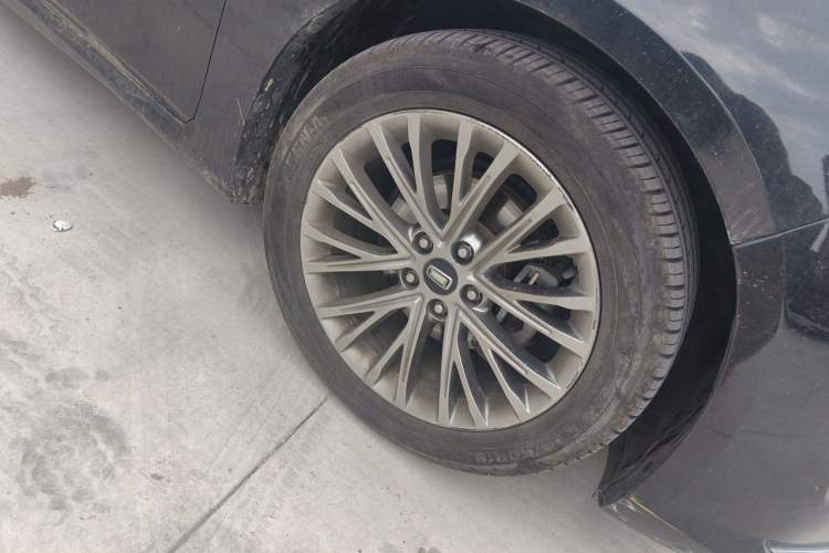 Used Bestune B70 2023 Third Generation 1.5T Automatic Enjoyment Version Right Front Wheel Hub