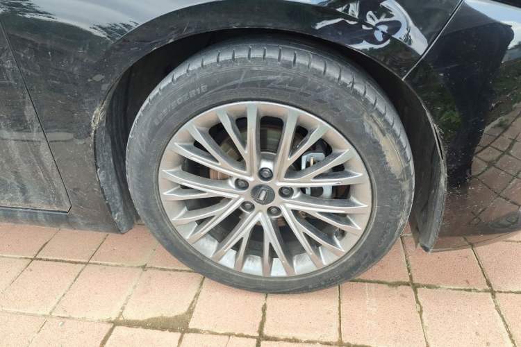 Used Bestune B70 2023 3rd Generation 1.5T Automatic Enjoyment Version 70th Anniversary Edition Right Front Wheel Hub