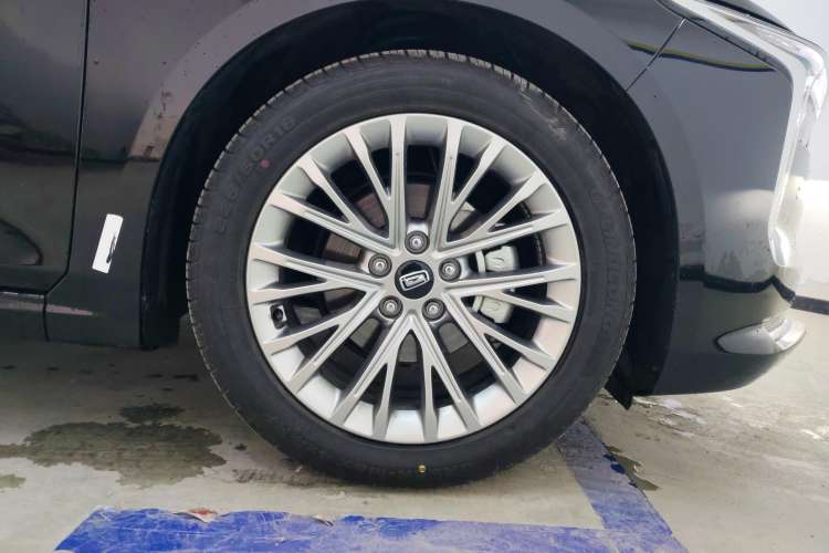 Used Bestune B70 2023 Third Generation 1.5T Automatic Enjoyment Version Right Front Wheel Hub