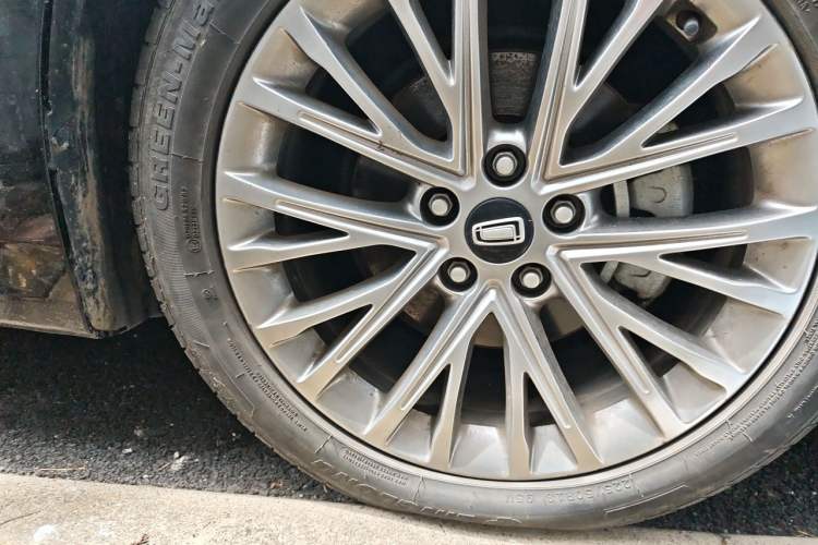 Used Bestune B70 2023 Third Generation 1.5T Automatic Enjoyment Version Right Front Wheel Hub