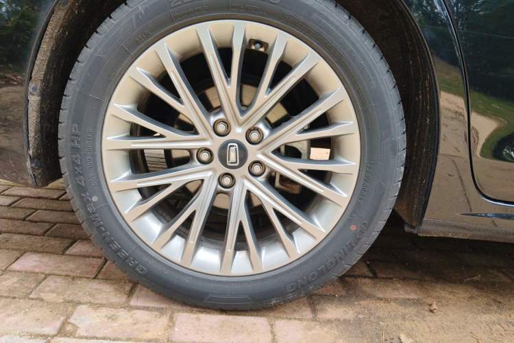 Used Bestune B70 2023 Third Generation 1.5T Automatic Enjoyment Version Right Front Wheel Hub