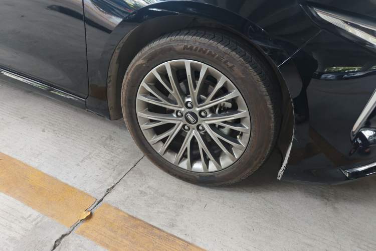 Used Bestune B70 2023 Third Generation 1.5T Automatic Enjoyment Version Right Front Wheel Hub
