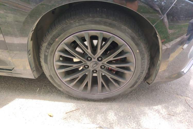 Used Bestune B70 2023 Third Generation 1.5T Automatic Enjoyment Version 70th Anniversary Edition Right Front Wheel Hub