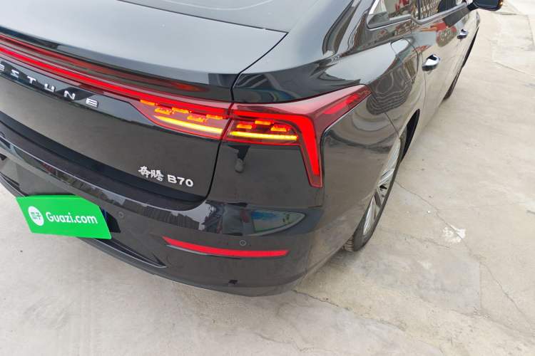 Used Bestune B70 2023 Third Generation 1.5T Automatic Enjoyment Version Right Rear Taillight