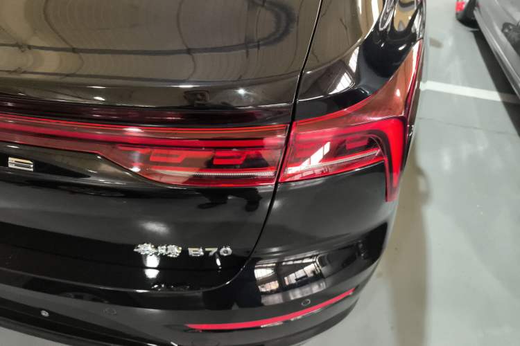 Used Bestune B70 2023 Third Generation 1.5T Automatic Enjoyment Version Right Rear Taillight