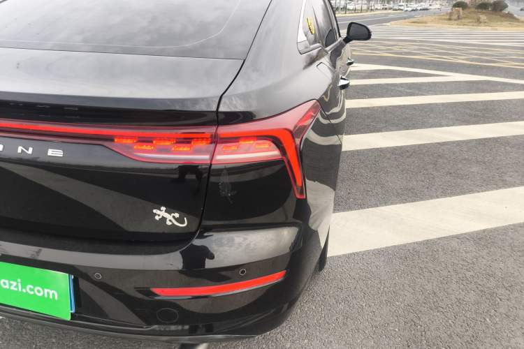 Used Bestune B70 2023 Third Generation 1.5T Automatic Enjoyment Version 70th Anniversary Edition Right Rear Taillight