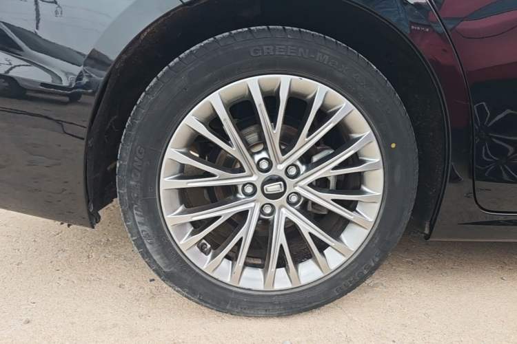 Used Bestune B70 2023 Third Generation 1.5T Automatic Enjoyment Version Right Rear Wheel Hub