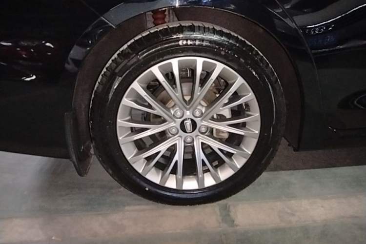 Used Bestune B70 2023 Third Generation 1.5T Automatic Enjoyment Version Right Rear Wheel Hub