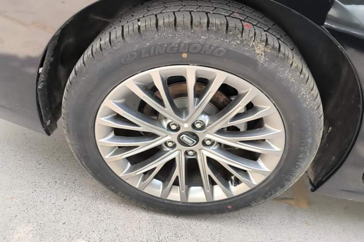 Used Bestune B70 2023 3rd Generation 1.5T Automatic Enjoyment Version 70th Anniversary Edition Right Rear Wheel Hub
