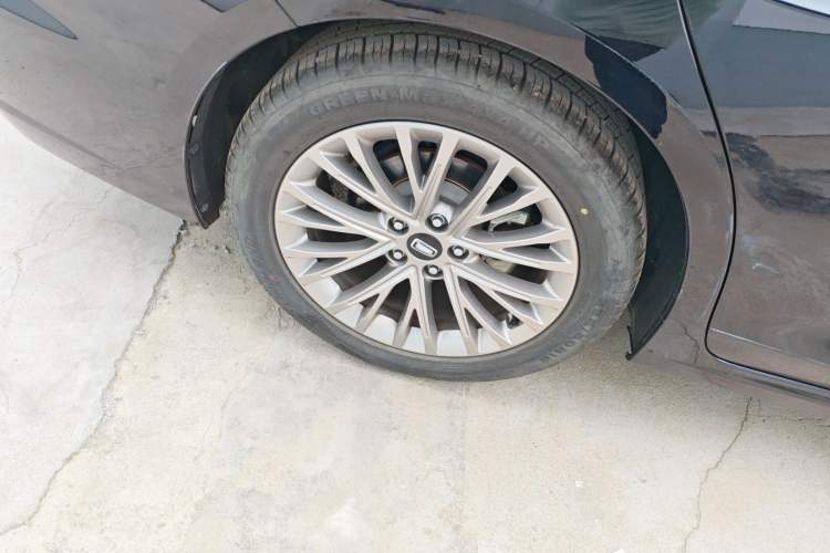 Used Bestune B70 2023 Third Generation 1.5T Automatic Enjoyment Version Right Rear Wheel Hub