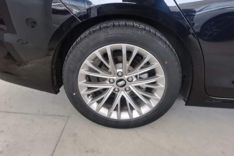 Used Bestune B70 2023 Third Generation 1.5T Automatic Enjoyment Version Right Rear Wheel Hub