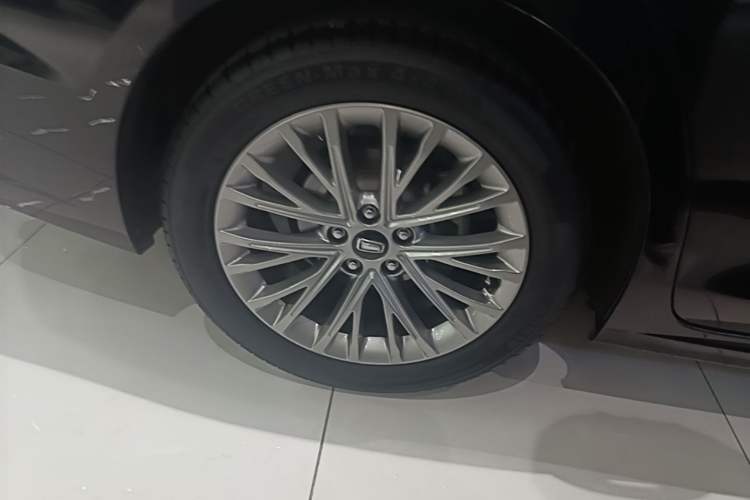 Used Bestune B70 2023 Third Generation 1.5T Automatic Enjoyment Version 70th Anniversary Edition Right Rear Wheel Hub