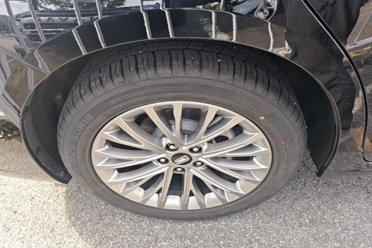 Used Bestune B70 2023 Third Generation 1.5T Automatic Enjoyment Version 70th Anniversary Edition Right Rear Wheel Hub