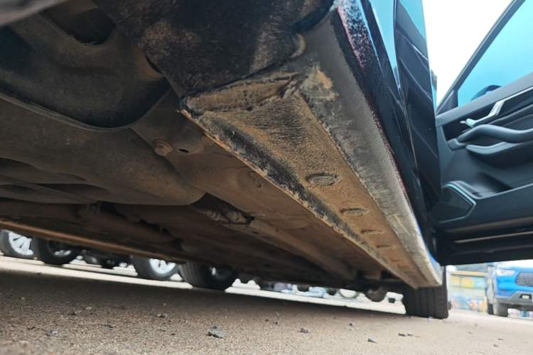 Used Bestune B70 2023 Third Generation 1.5T Automatic Enjoyment Version Right Side Sill