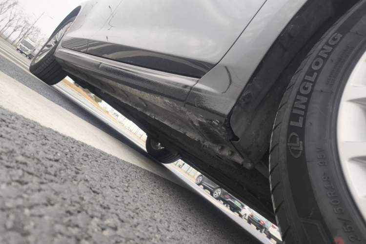 Used Bestune B70 2023 Third Generation 1.5T Automatic Enjoyment Version 70th Anniversary Edition Right Side Sill