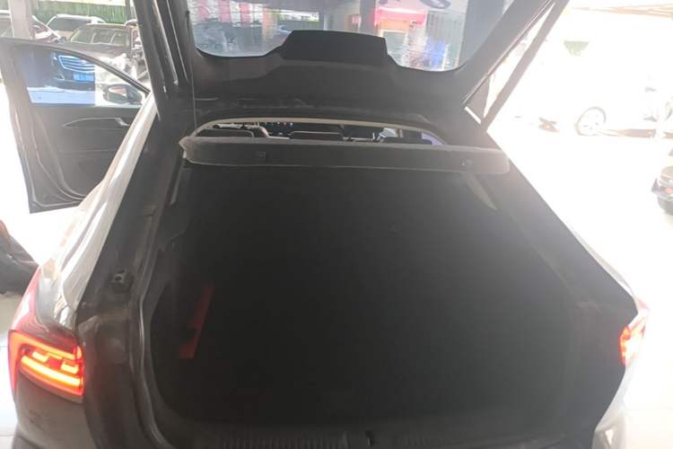 Used Bestune B70 2023 Third Generation 1.5T Automatic Enjoyment Version Trunk