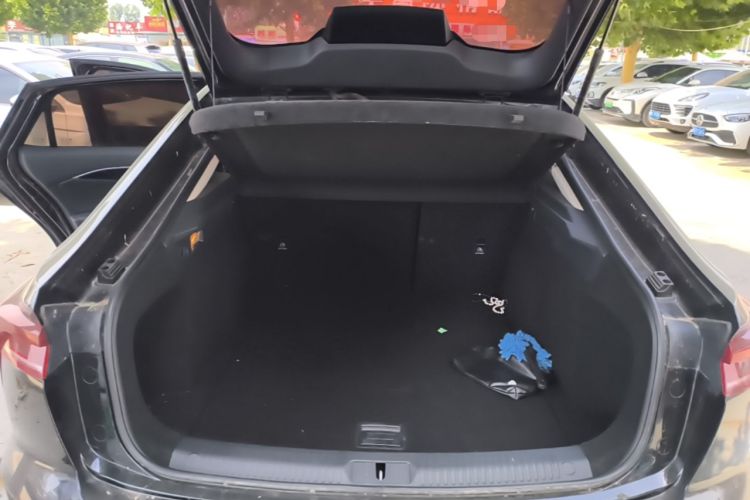 Used Bestune B70 2023 3rd Generation 1.5T Automatic Enjoyment Version 70th Anniversary Edition Trunk