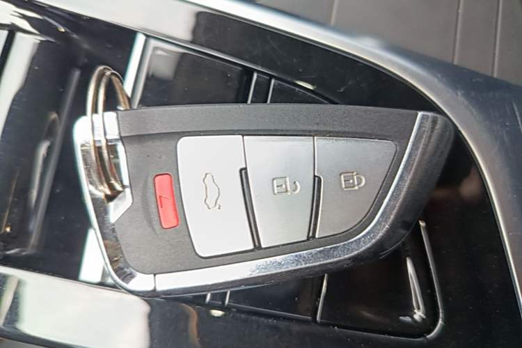 Used Bestune B70 2023 3rd Generation 1.5T Automatic Enjoyment Version 70th Anniversary Edition Vehicle Key