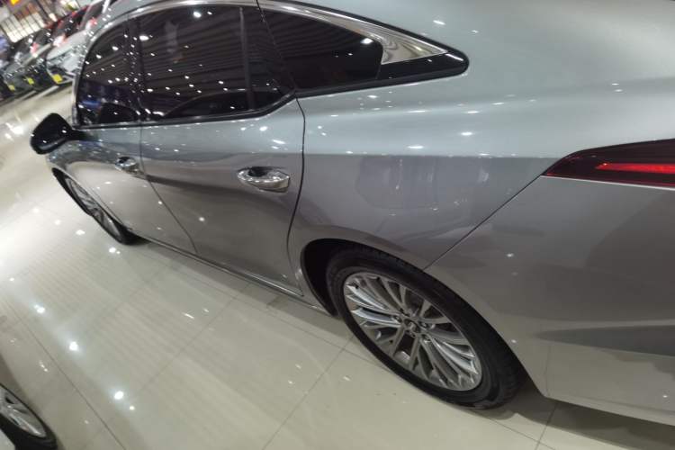 Used Bestune B70 2023 Third Generation 1.5T Automatic Enjoyment Version 70th Anniversary Edition Exterior 3