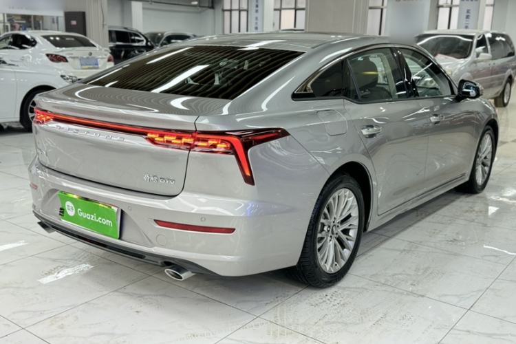 Used Bestune B70 2023 Third Generation 1.5T Automatic Enjoyment Version 70th Anniversary Edition Exterior 3