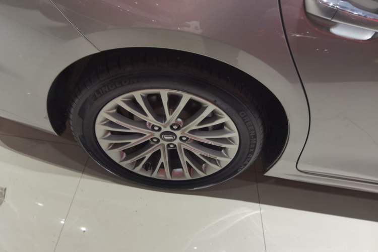 Used Bestune B70 2023 Third Generation 1.5T Automatic Enjoyment Version 70th Anniversary Edition Exterior 8