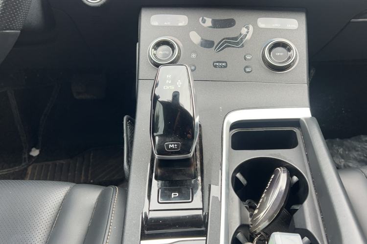 Used Bestune B70 2023 Third Generation 1.5T Automatic Enjoyment Version 70th Anniversary Edition Gear Lever