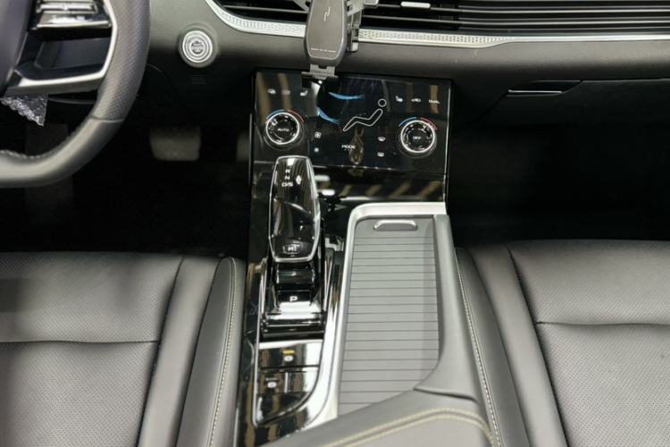Used Bestune B70 2023 Third Generation 1.5T Automatic Enjoyment Version 70th Anniversary Edition Interior 2