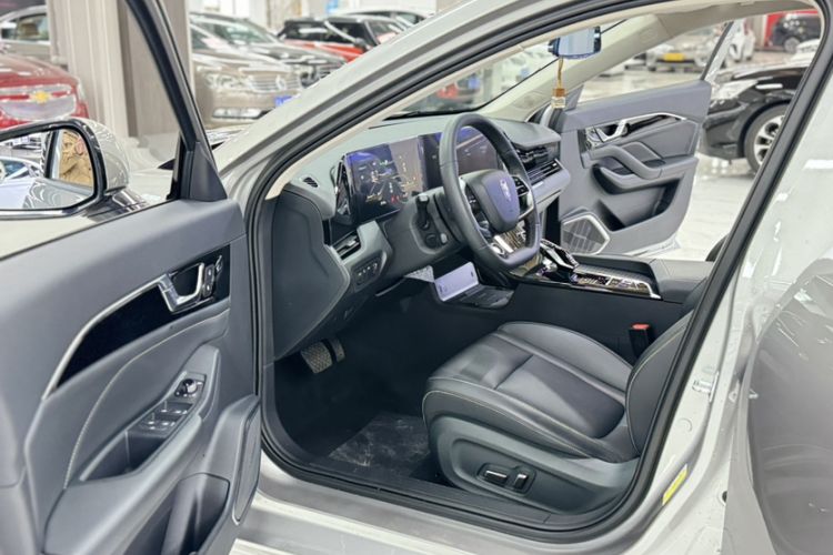 Used Bestune B70 2023 Third Generation 1.5T Automatic Enjoyment Version 70th Anniversary Edition Interior 4