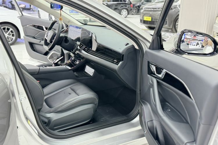 Used Bestune B70 2023 Third Generation 1.5T Automatic Enjoyment Version 70th Anniversary Edition Interior 5