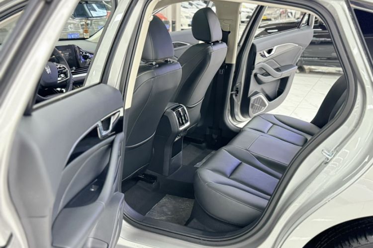 Used Bestune B70 2023 Third Generation 1.5T Automatic Enjoyment Version 70th Anniversary Edition Interior 6