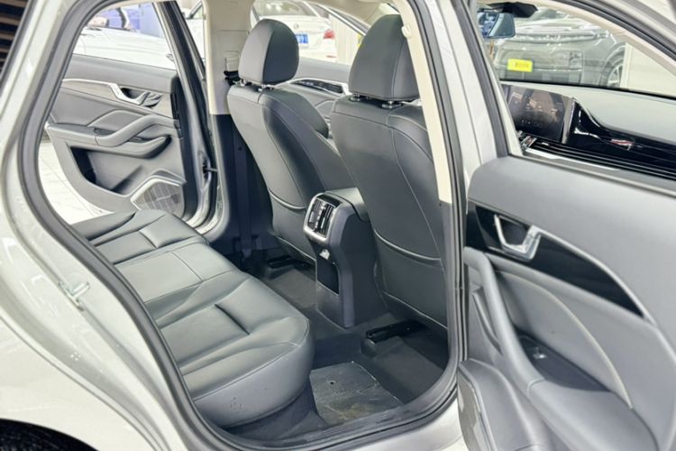 Used Bestune B70 2023 Third Generation 1.5T Automatic Enjoyment Version 70th Anniversary Edition Interior 9