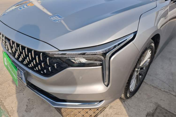 Used Bestune B70 2023 Third Generation 1.5T Automatic Enjoyment Version Left Front Headlight