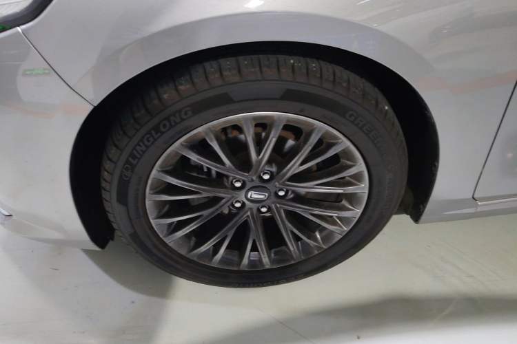 Used Bestune B70 2023 Third Generation 1.5T Automatic Enjoyment Version Left Front Wheel Hub