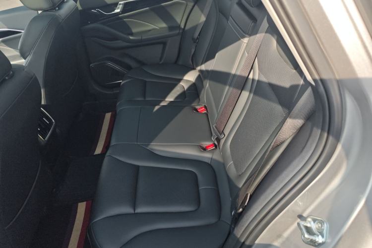 Used Bestune B70 2023 Third Generation 1.5T Automatic Enjoyment Version Left Rear Seat