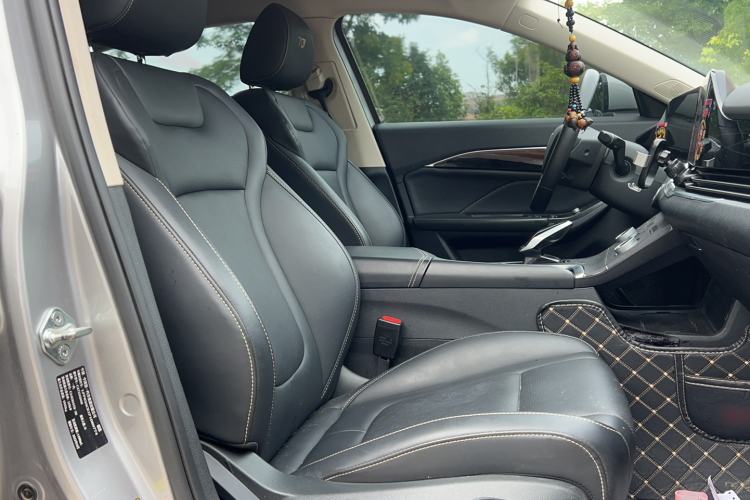 Used Bestune B70 2023 Third Generation 1.5T Automatic Enjoyment Version 70th Anniversary Edition Right Front Seat