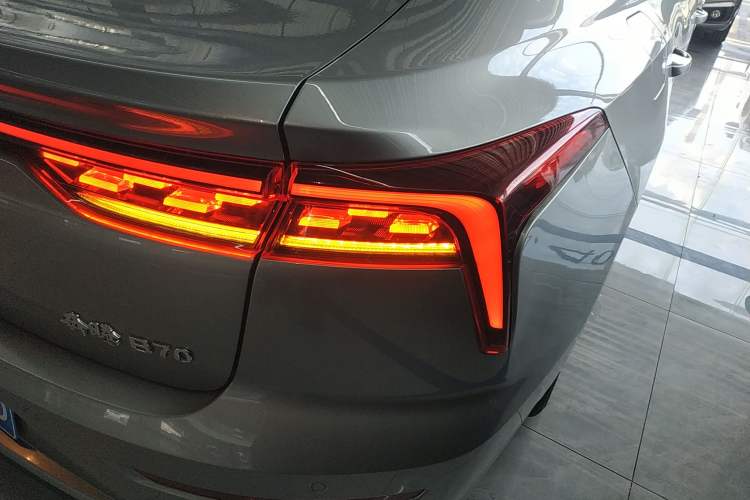 Used Bestune B70 2023 Third Generation 1.5T Automatic Enjoyment Version Right Rear Taillight