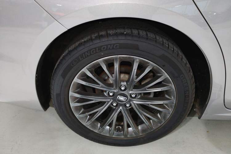 Used Bestune B70 2023 Third Generation 1.5T Automatic Enjoyment Version Right Rear Wheel Hub