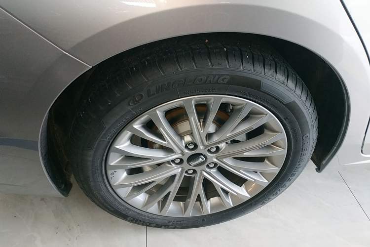 Used Bestune B70 2023 Third Generation 1.5T Automatic Enjoyment Version Right Rear Wheel Hub
