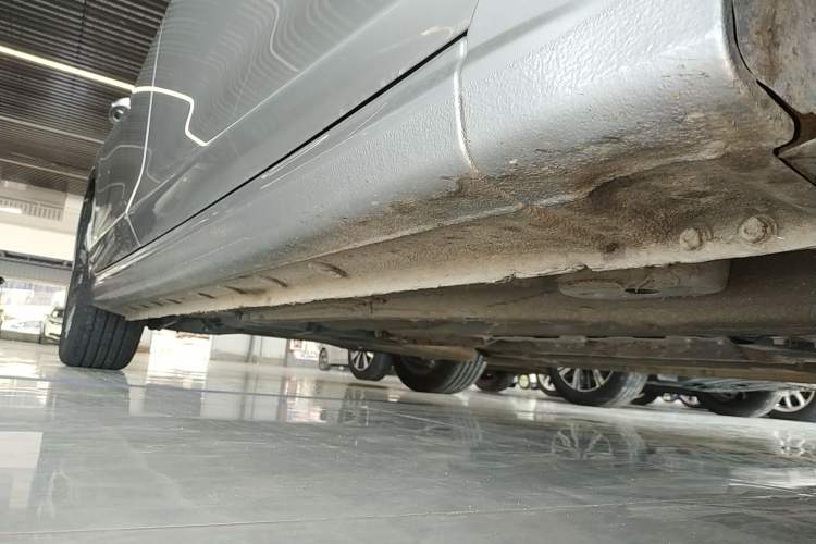 Used Bestune B70 2023 Third Generation 1.5T Automatic Enjoyment Version Right Side Sill