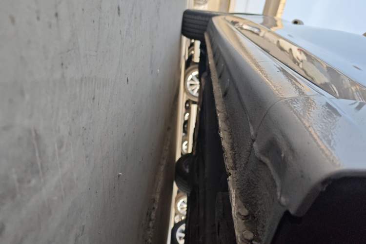 Used Bestune B70 2023 Third Generation 1.5T Automatic Enjoyment Version Right Side Sill