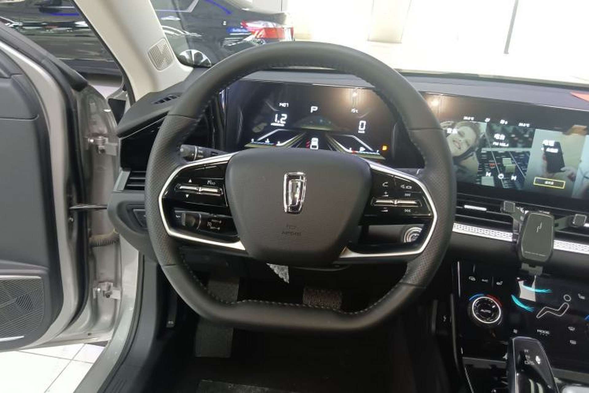Used Bestune B70 2023 Third Generation 1.5T Automatic Enjoyment Version 70th Anniversary Edition Steering Wheel