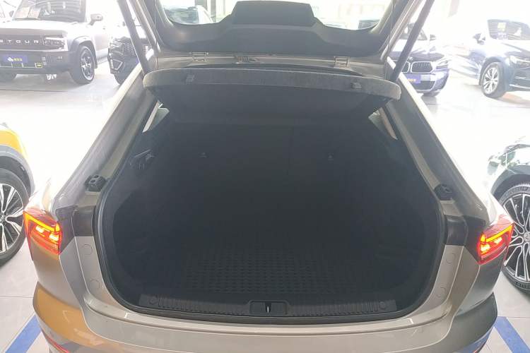 Used Bestune B70 2023 Third Generation 1.5T Automatic Enjoyment Version Trunk