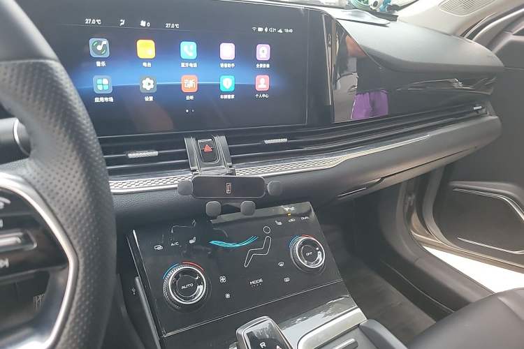 Used Bestune B70 2023 Third Generation 1.5T Automatic Enjoyment Version Audio And AC Panel