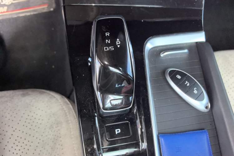 Used Bestune B70 2023 Third Generation 1.5T Automatic Enjoyment Version Gear Lever