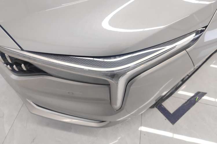 Used Bestune B70 2023 Third Generation 1.5T Automatic Enjoyment Version Left Front Headlight