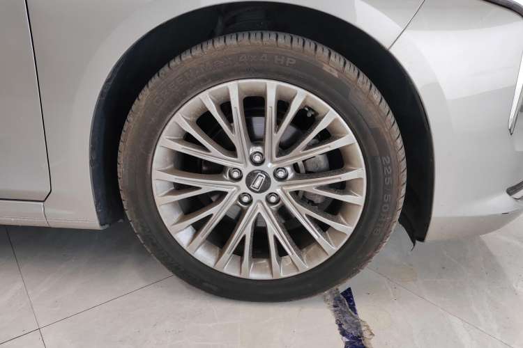 Used Bestune B70 2023 Third Generation 1.5T Automatic Enjoyment Version Left Front Wheel Hub